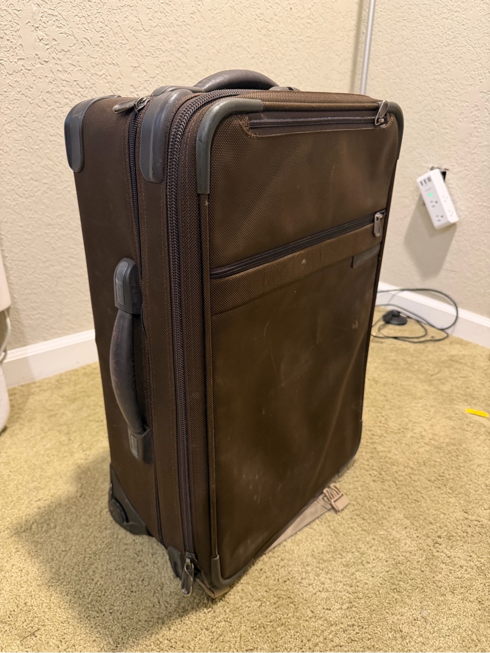 Briggs & Riley Baseline 22” Brown Softside Carry-on luggage